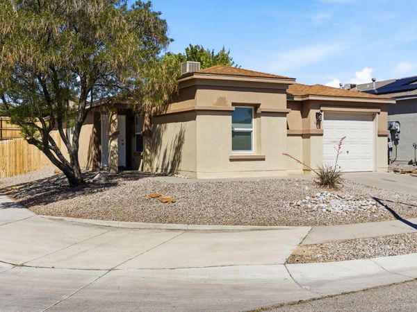 487 Treasure Stone Drive SW, Albuquerque, NM 87121