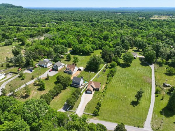 13535 Versailles Rd , Rockvale, TN 37153