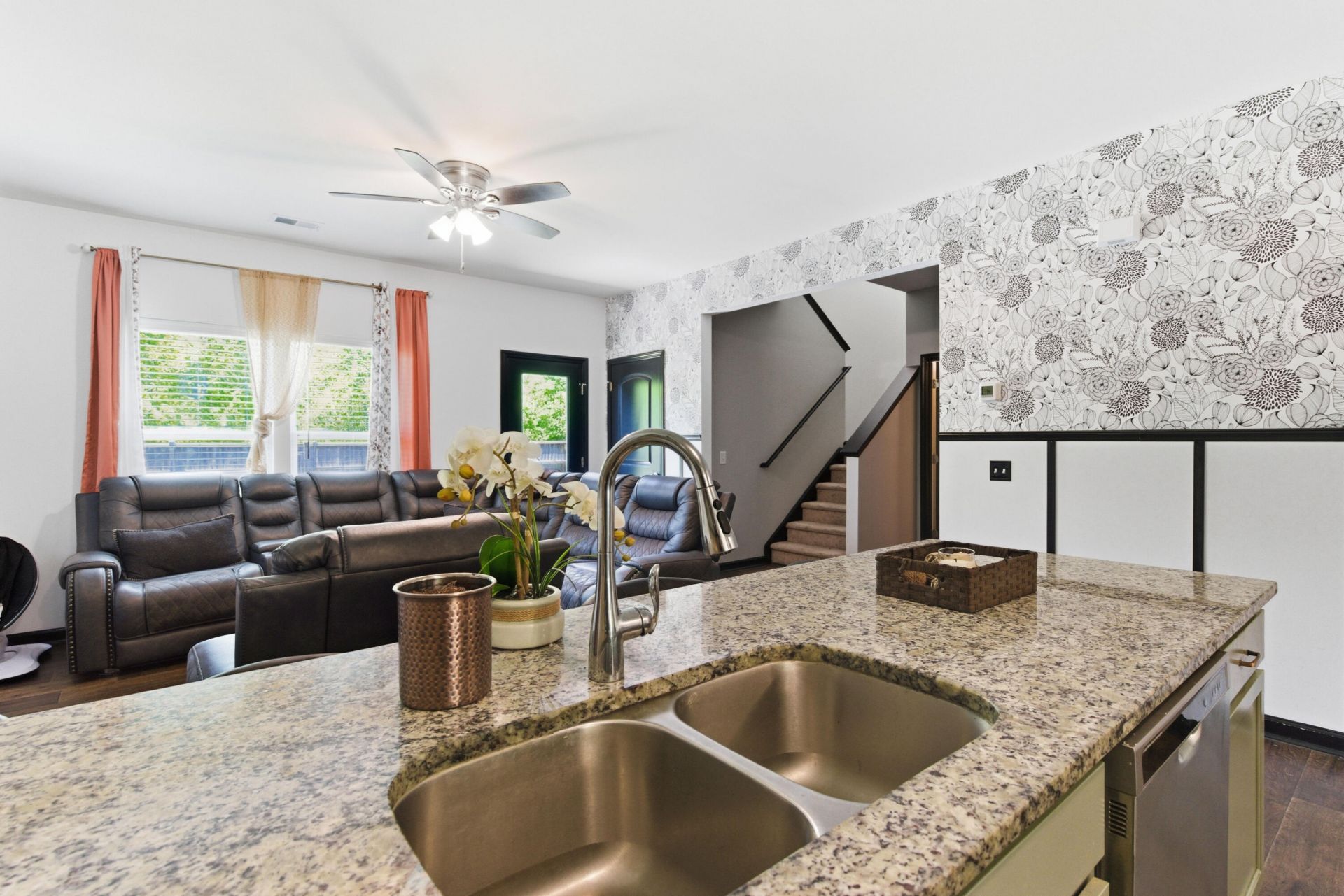 451 Thoroughbred Drive Photo 4