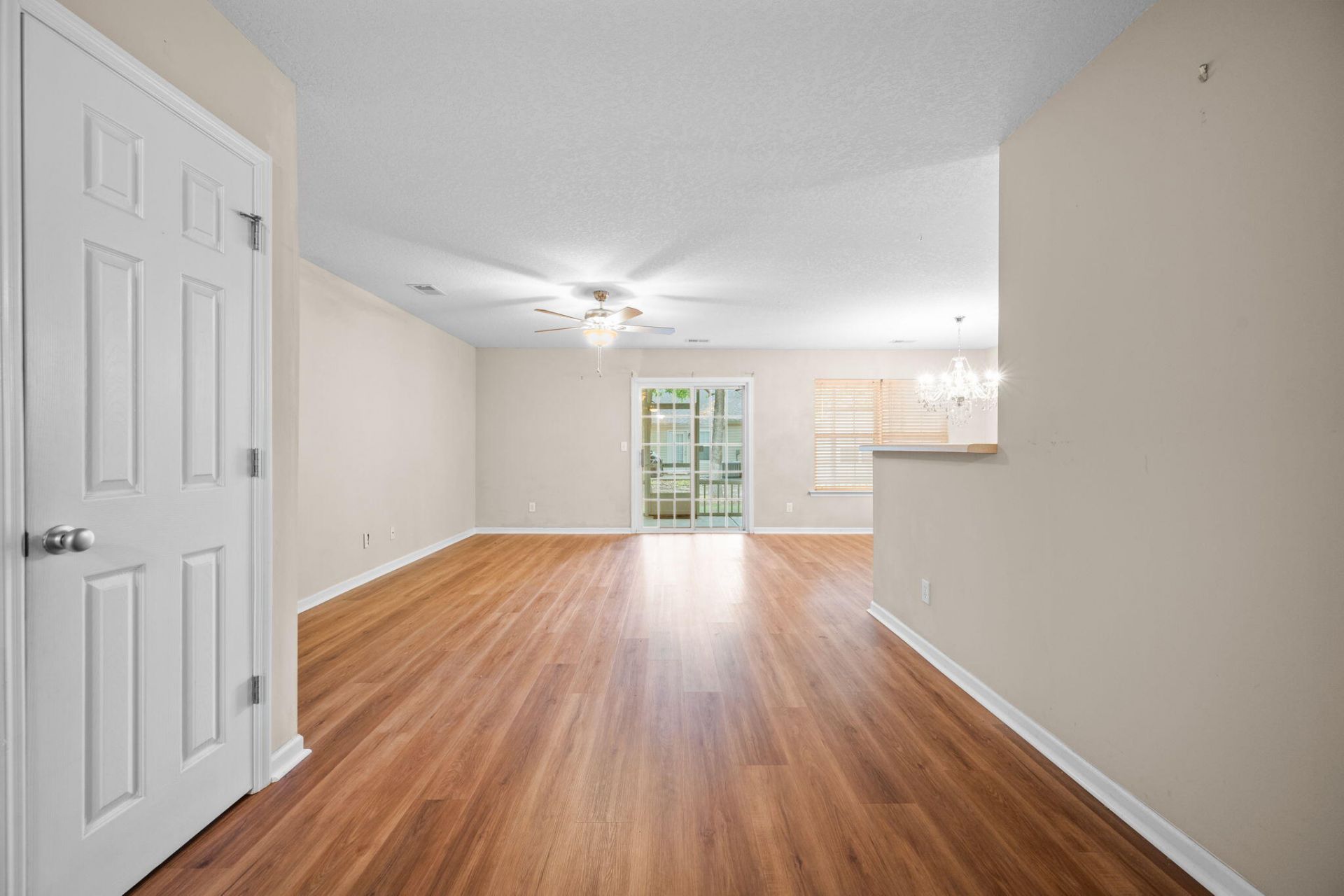 7873 Park Gate Drive Photo 13