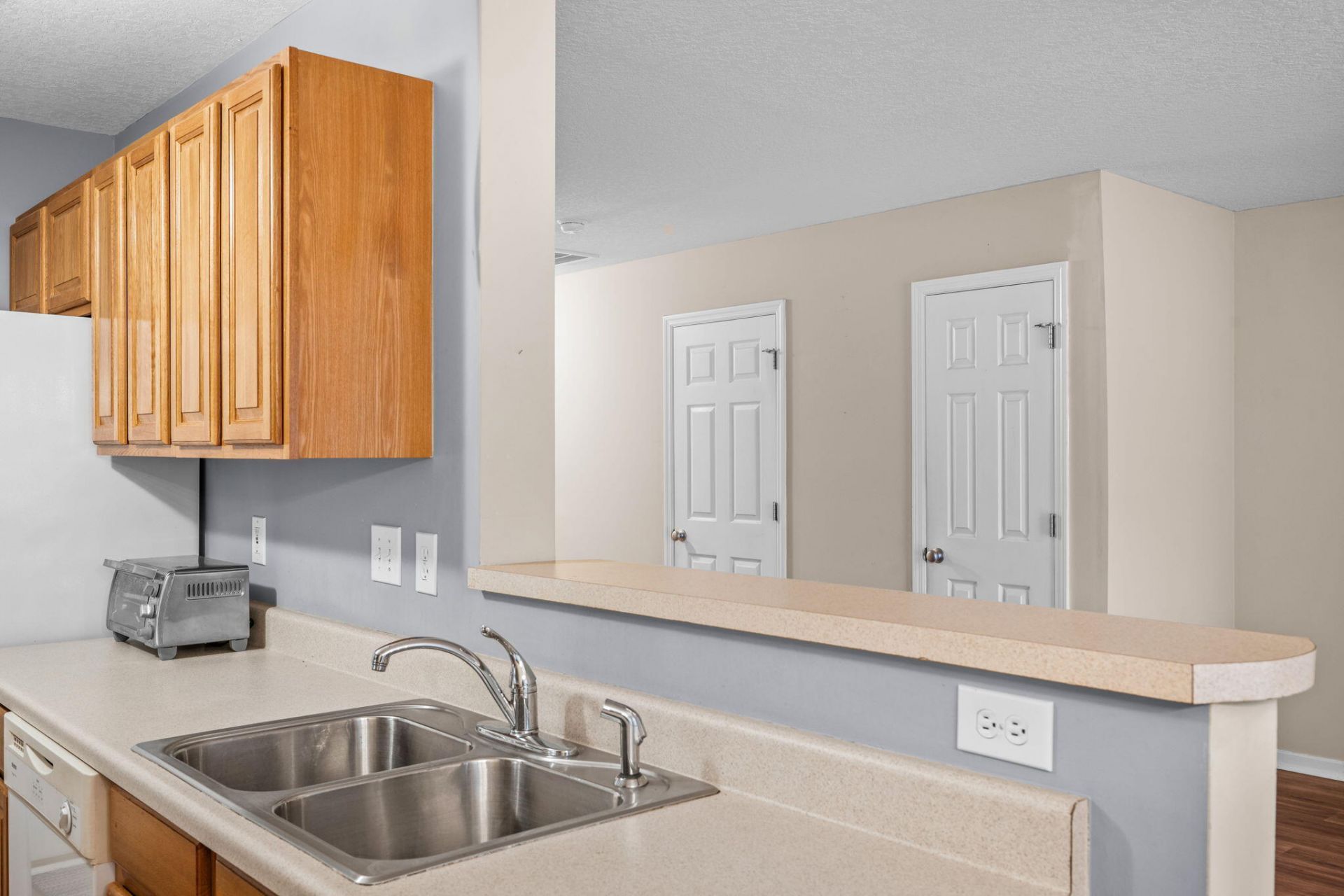 7873 Park Gate Drive Photo 18
