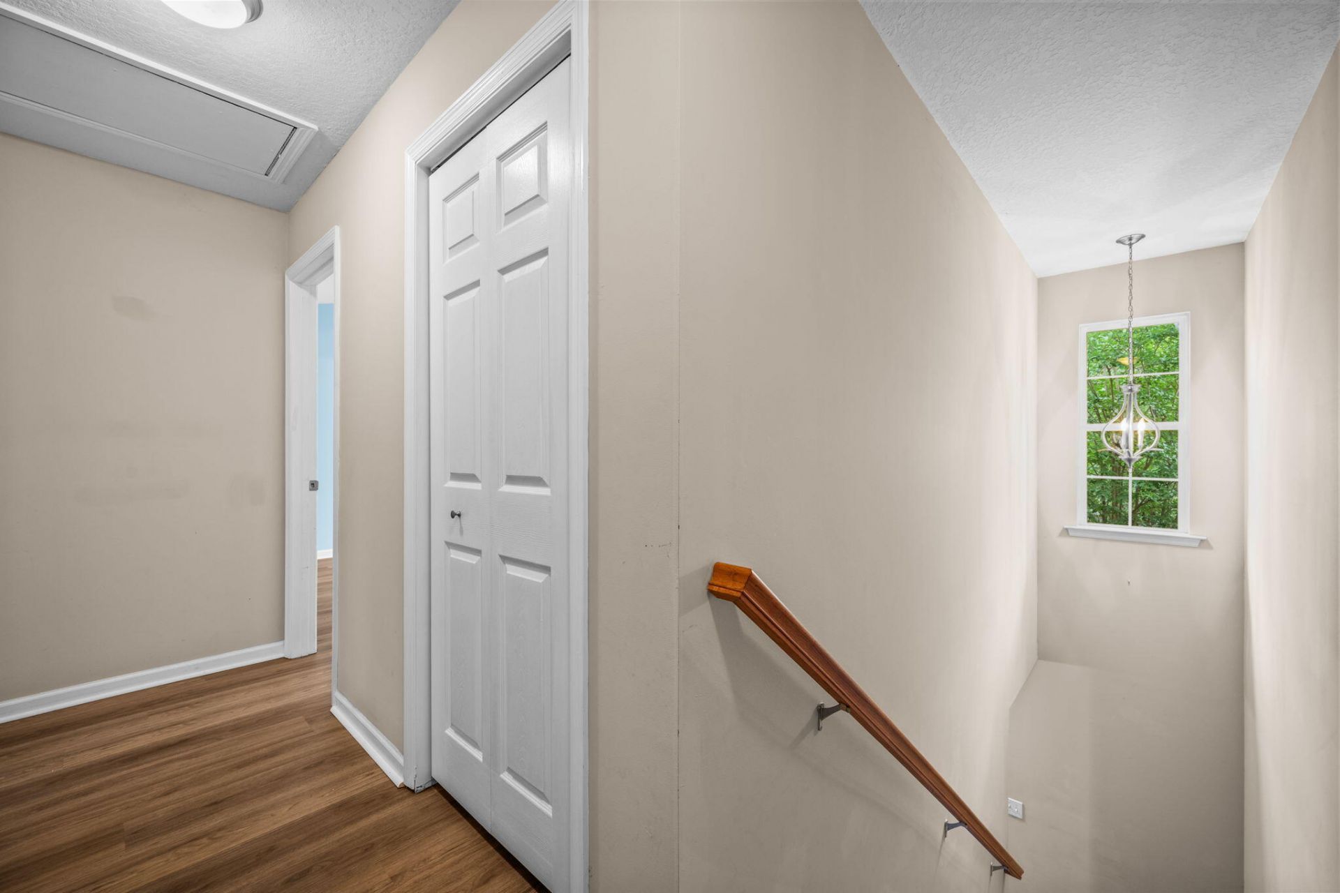 7873 Park Gate Drive Photo 21