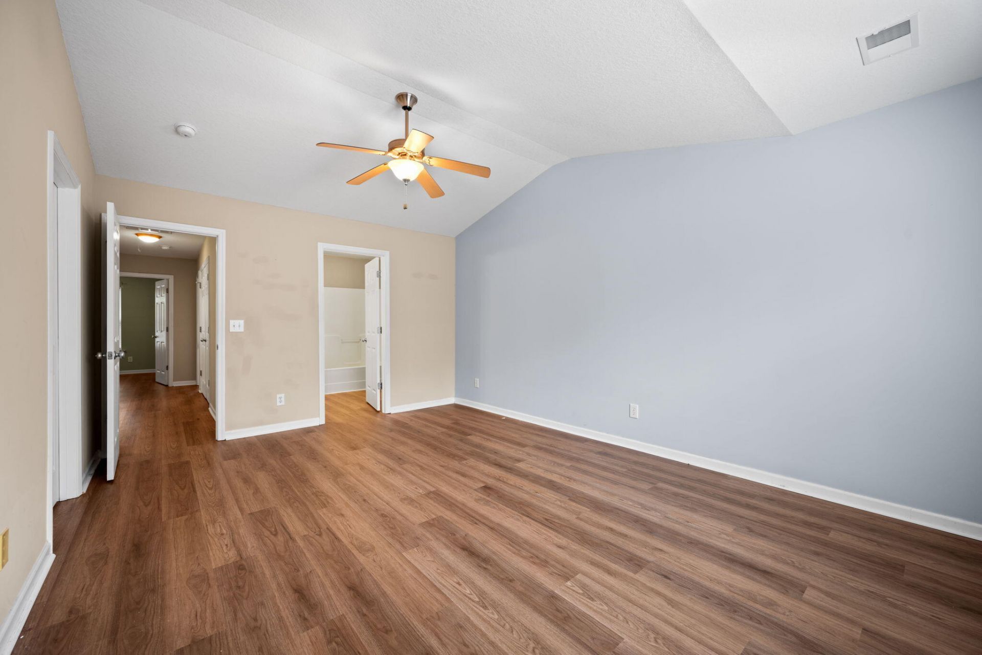 7873 Park Gate Drive Photo 22