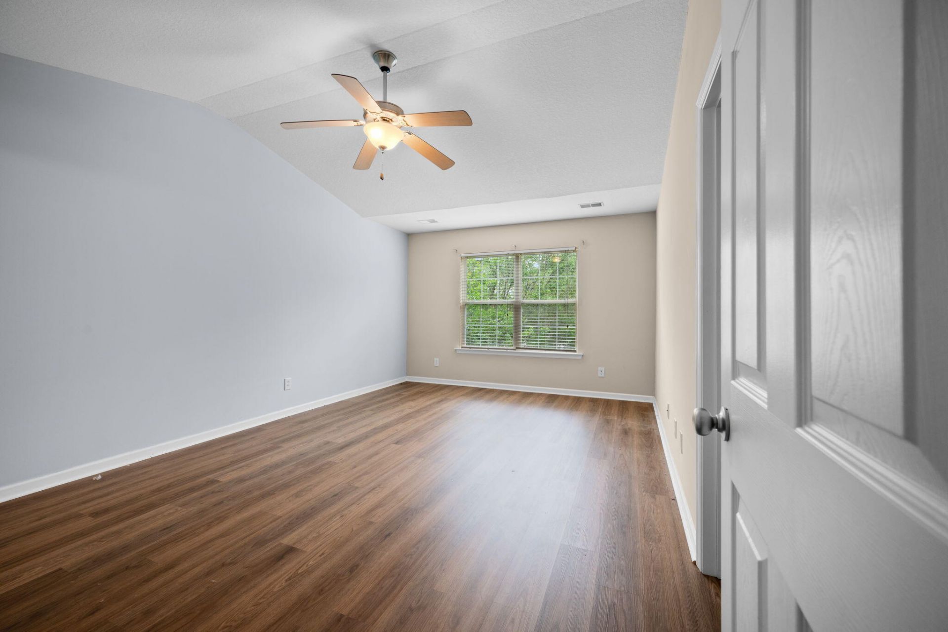 7873 Park Gate Drive Photo 23