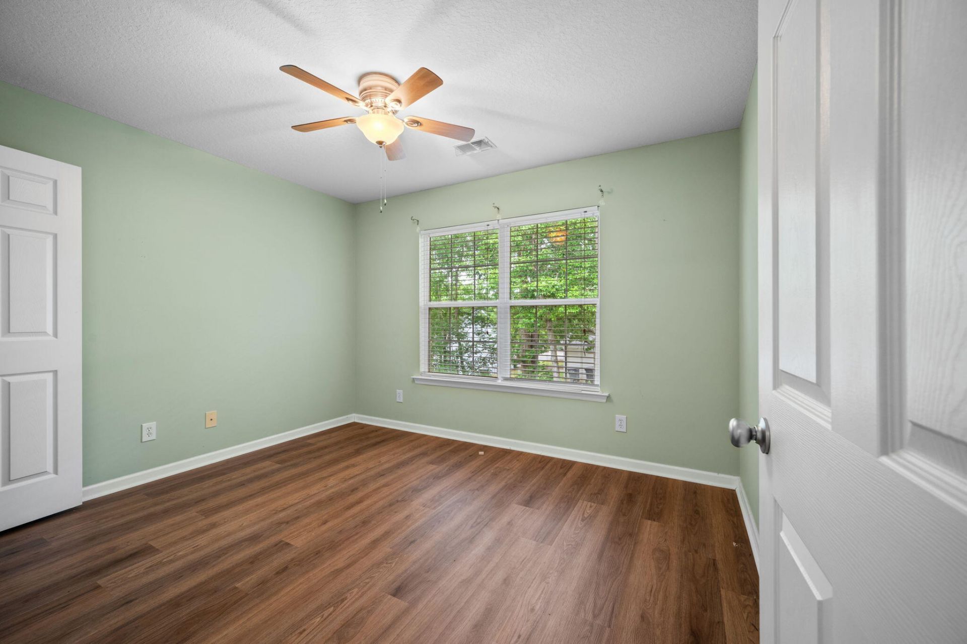 7873 Park Gate Drive Photo 29