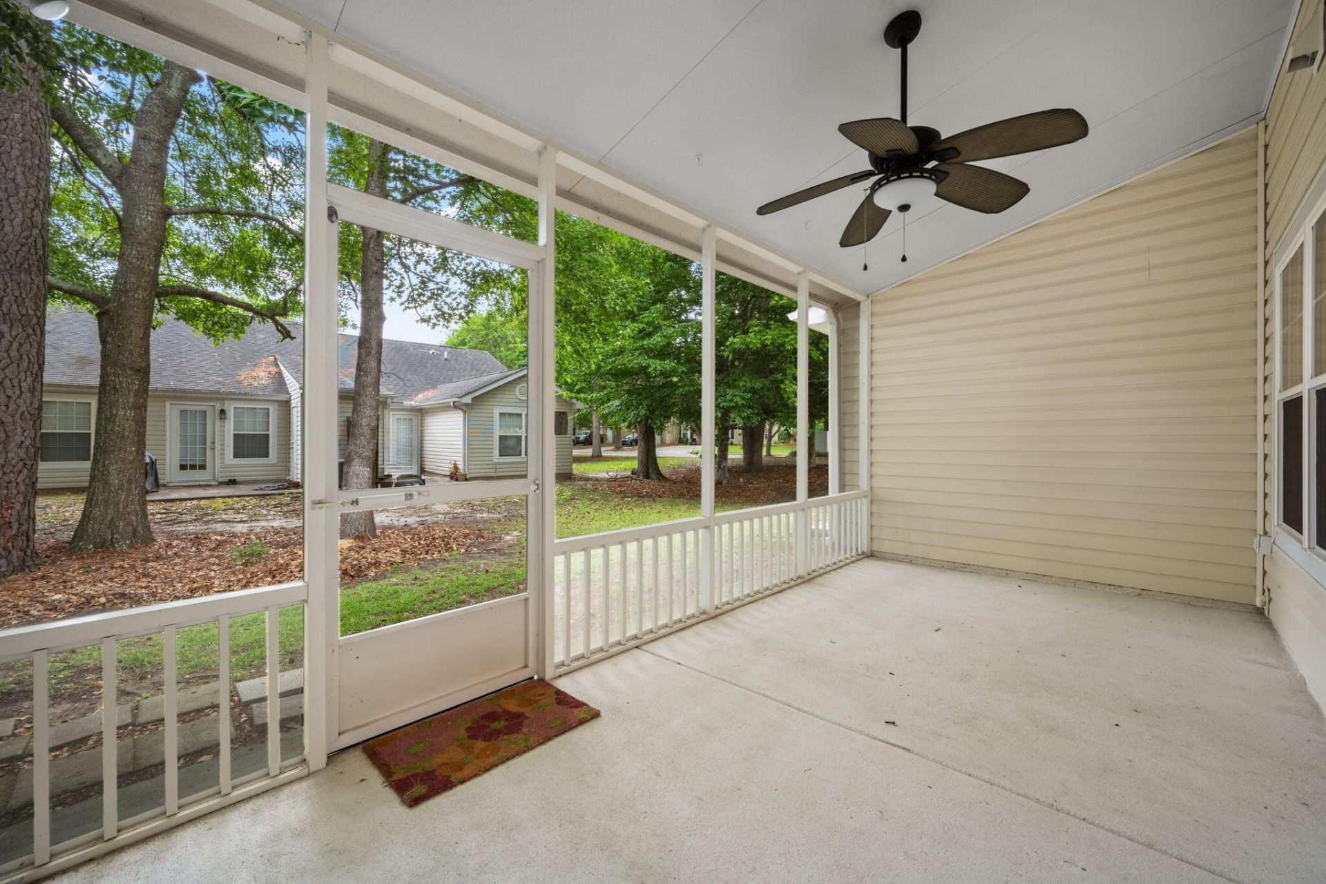 7873 Park Gate Drive Photo 35