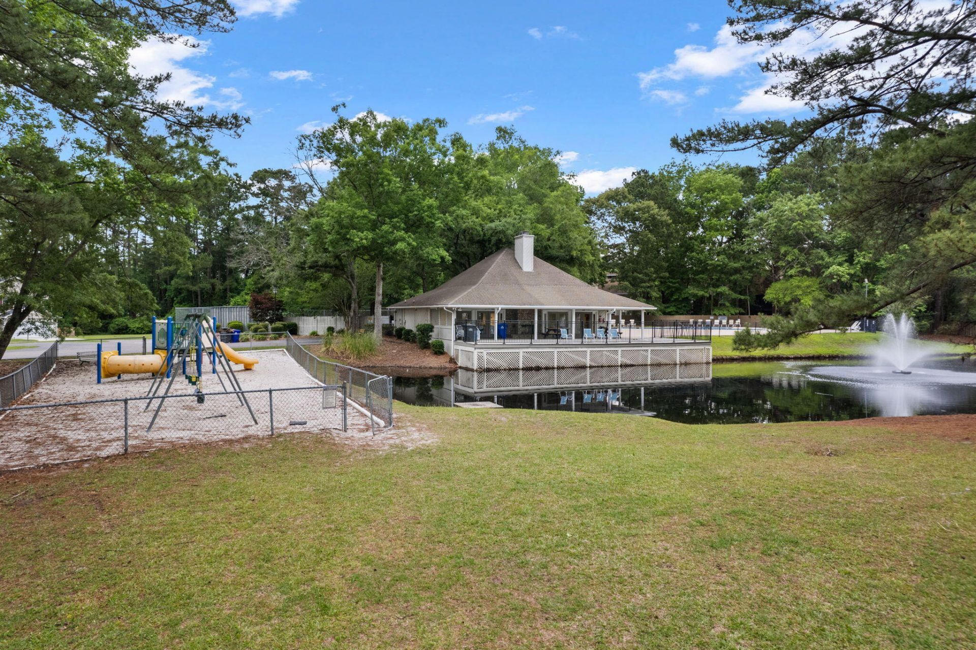 7873 Park Gate Drive Photo 44