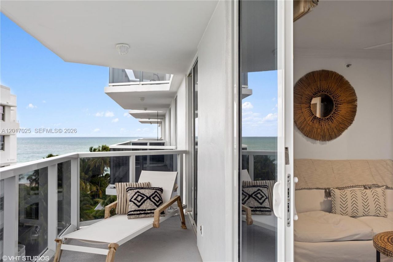 2401 Collins Ave , Unit 909, Miami Beach, FL 33140 Photo