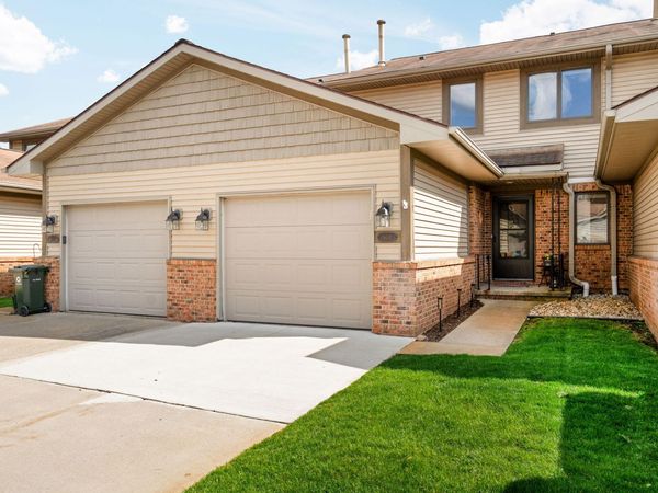 804 Moore Drive, Chelsea, MI 48118