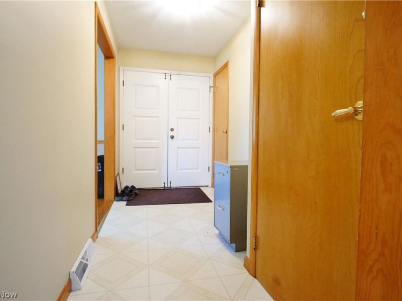 9307 Munich Drive, Parma, OH 44130 Photo 2