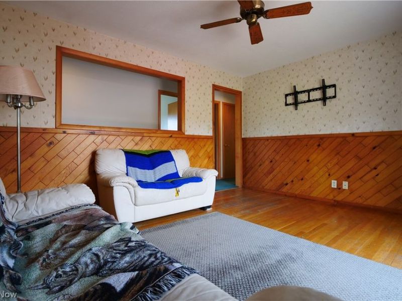 9307 Munich Drive, Parma, OH 44130 Photo 22