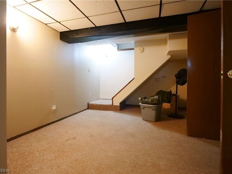 9307 Munich Drive, Parma, OH 44130 Photo 28