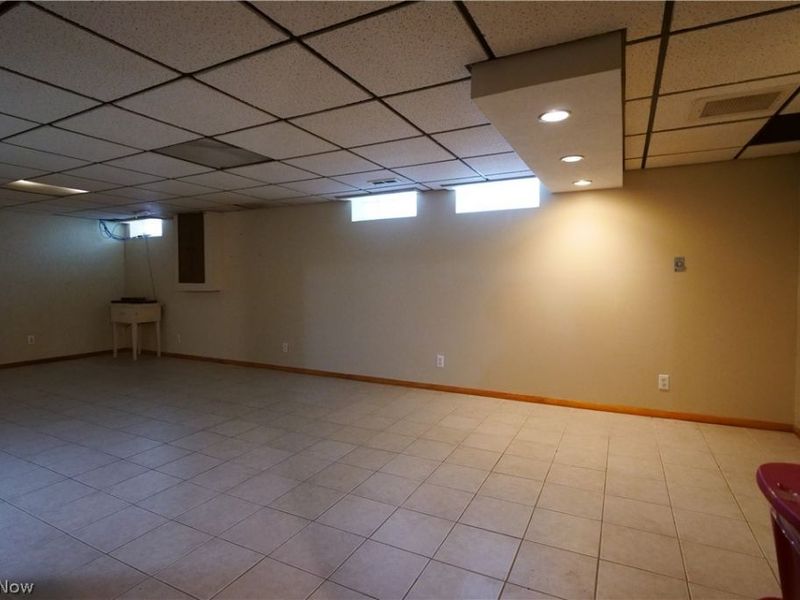 9307 Munich Drive, Parma, OH 44130 Photo 30