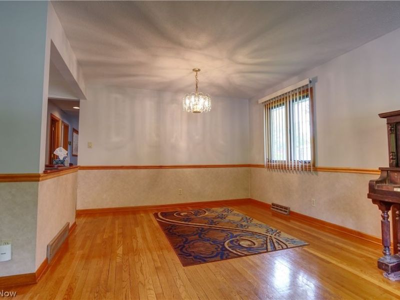 9307 Munich Drive, Parma, OH 44130 Photo 8