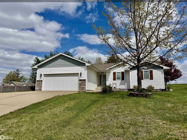 605 Fairview Drive, Oskaloosa, IA 52577