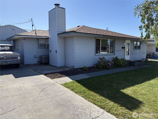 230 NE Ivy Street , Ephrata, WA 98823