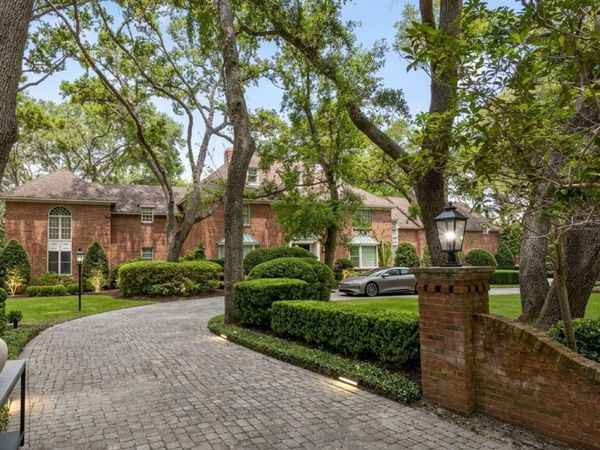 2124 LAURENCE DRIVE, CLEARWATER, FL 33764