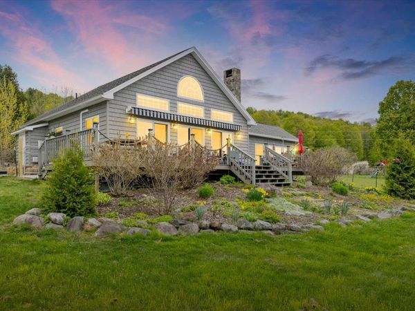 61 Sweeney Farm Road North, Georgia, VT 05478