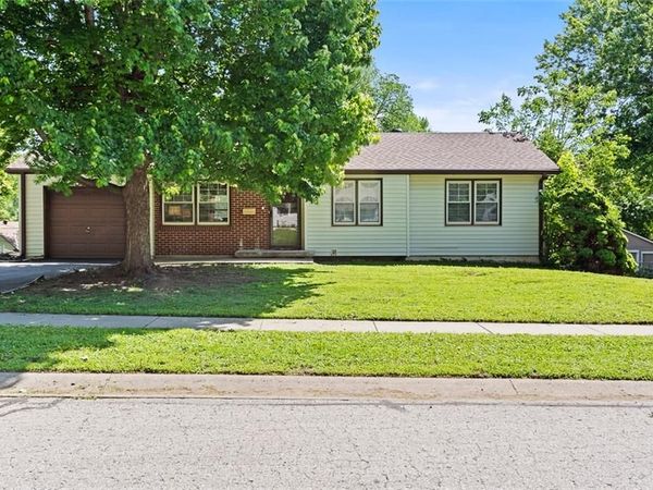 5521 Barton Lane, Shawnee, KS 66203