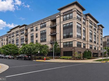 2319 FIELD POINT ROAD, Unit 102, HERNDON, VA 20171