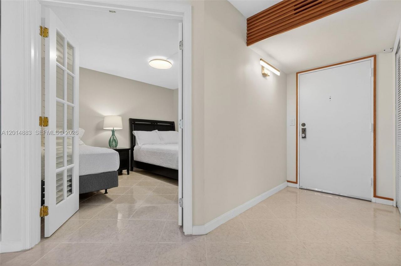 2401 Collins Ave, Unit 1406, Miami Beach, FL 33140 Photo