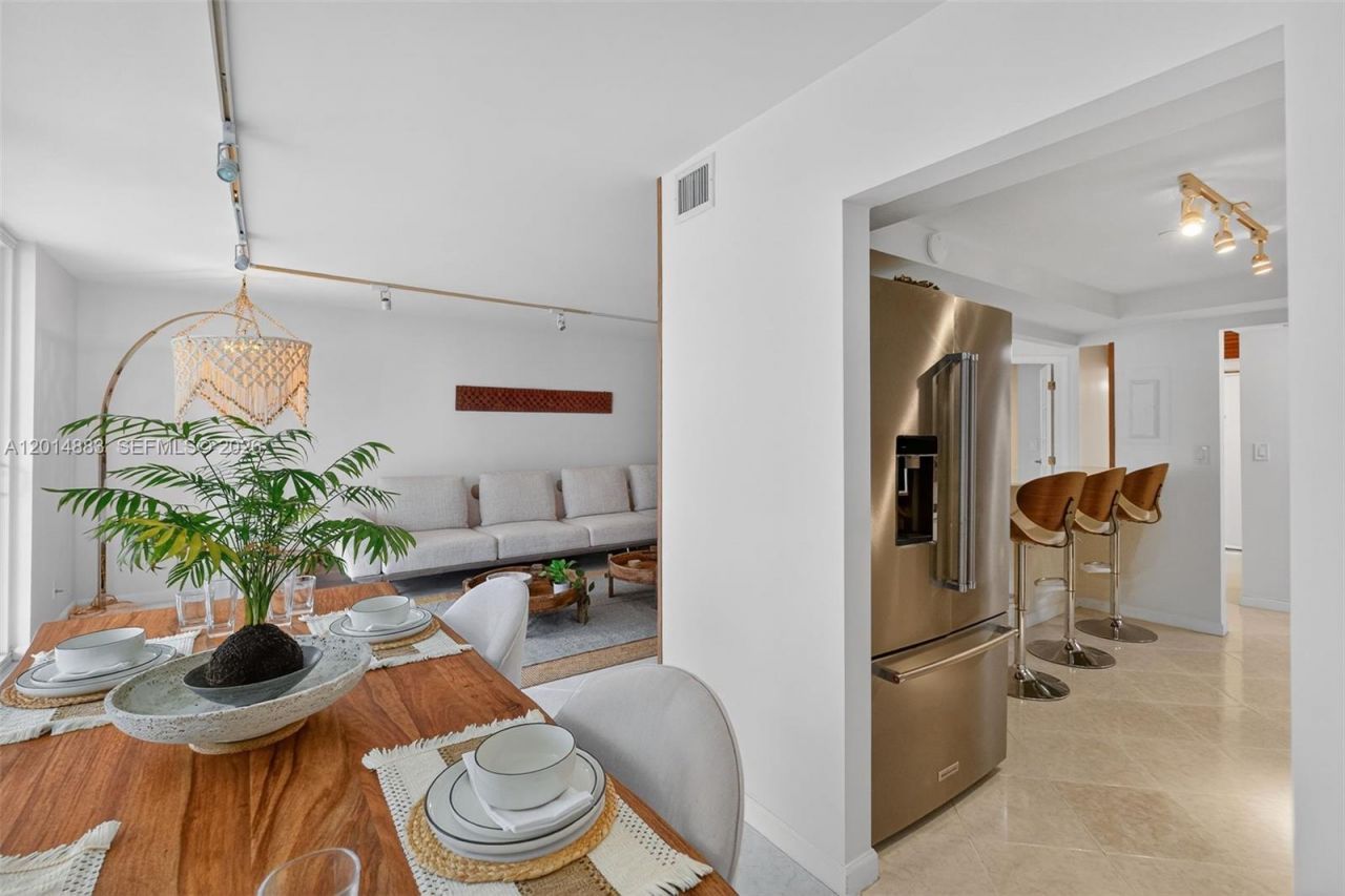 2401 Collins Ave, Unit 1406, Miami Beach, FL 33140 Photo