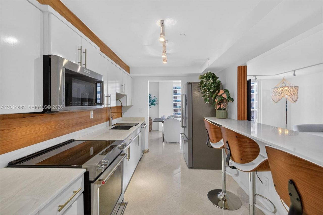 2401 Collins Ave, Unit 1406, Miami Beach, FL 33140 Photo