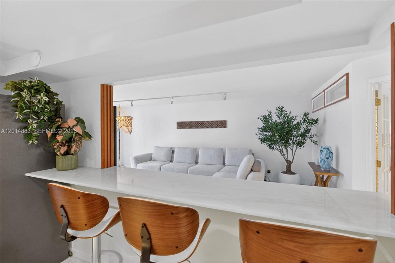 2401 Collins Ave, Unit 1406, Miami Beach, FL 33140 Photo