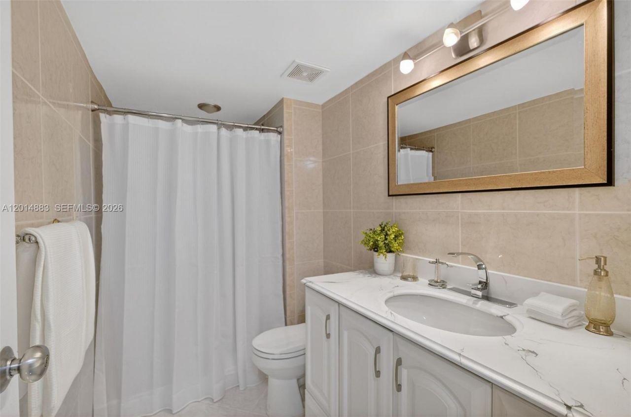 2401 Collins Ave, Unit 1406, Miami Beach, FL 33140 Photo