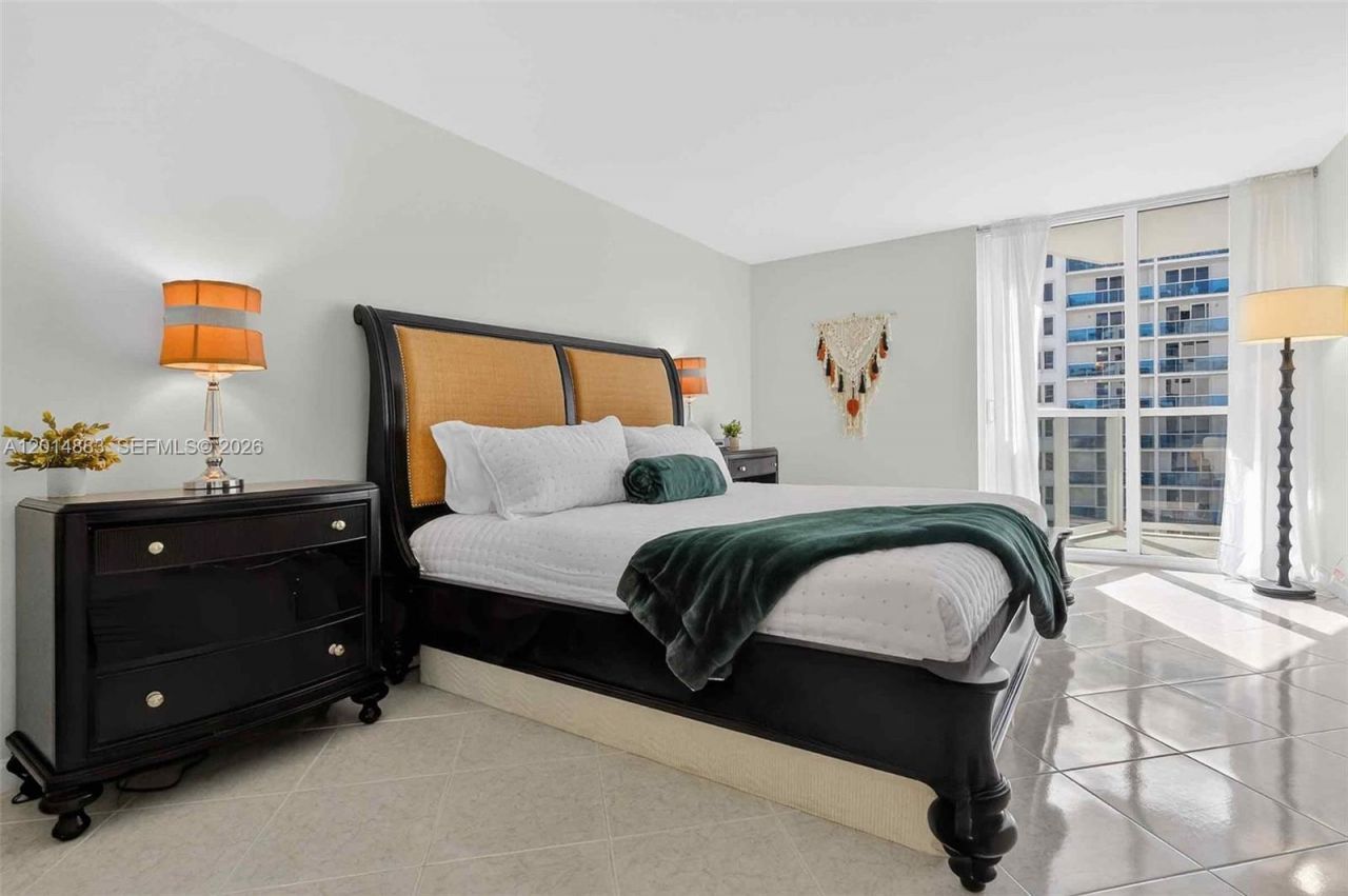 2401 Collins Ave, Unit 1406, Miami Beach, FL 33140 Photo