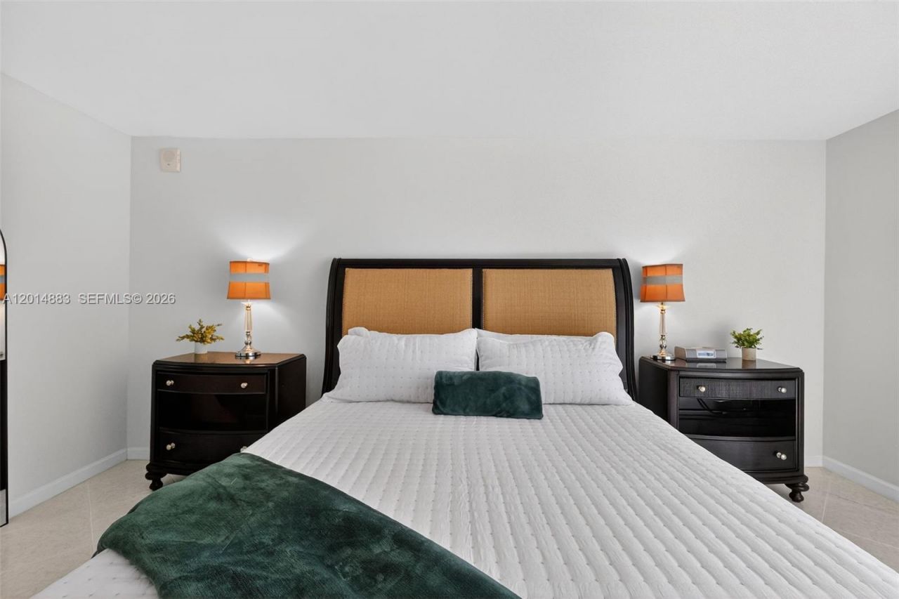 2401 Collins Ave, Unit 1406, Miami Beach, FL 33140 Photo