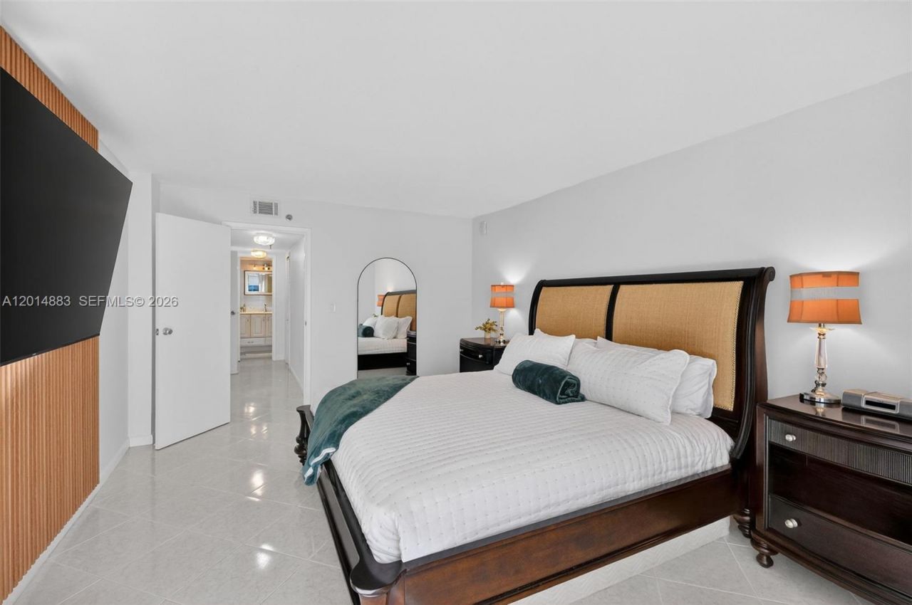 2401 Collins Ave, Unit 1406, Miami Beach, FL 33140 Photo
