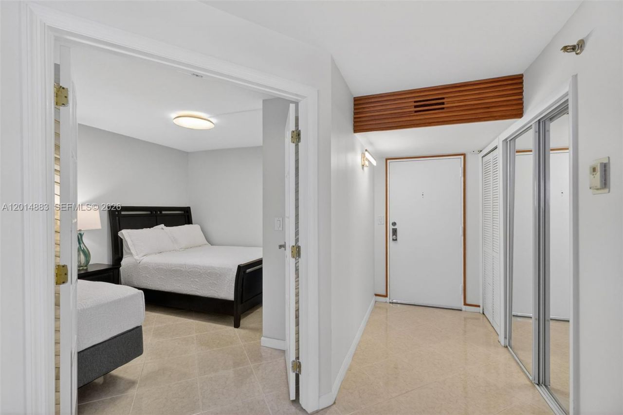 2401 Collins Ave, Unit 1406, Miami Beach, FL 33140 Photo