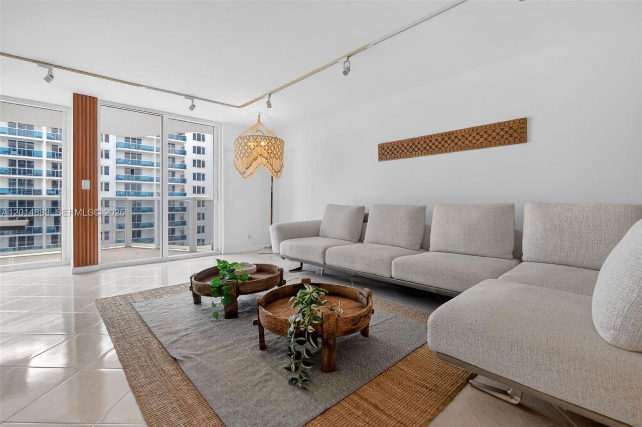 2401 Collins Ave, Unit 1406, Miami Beach, FL 33140 Photo