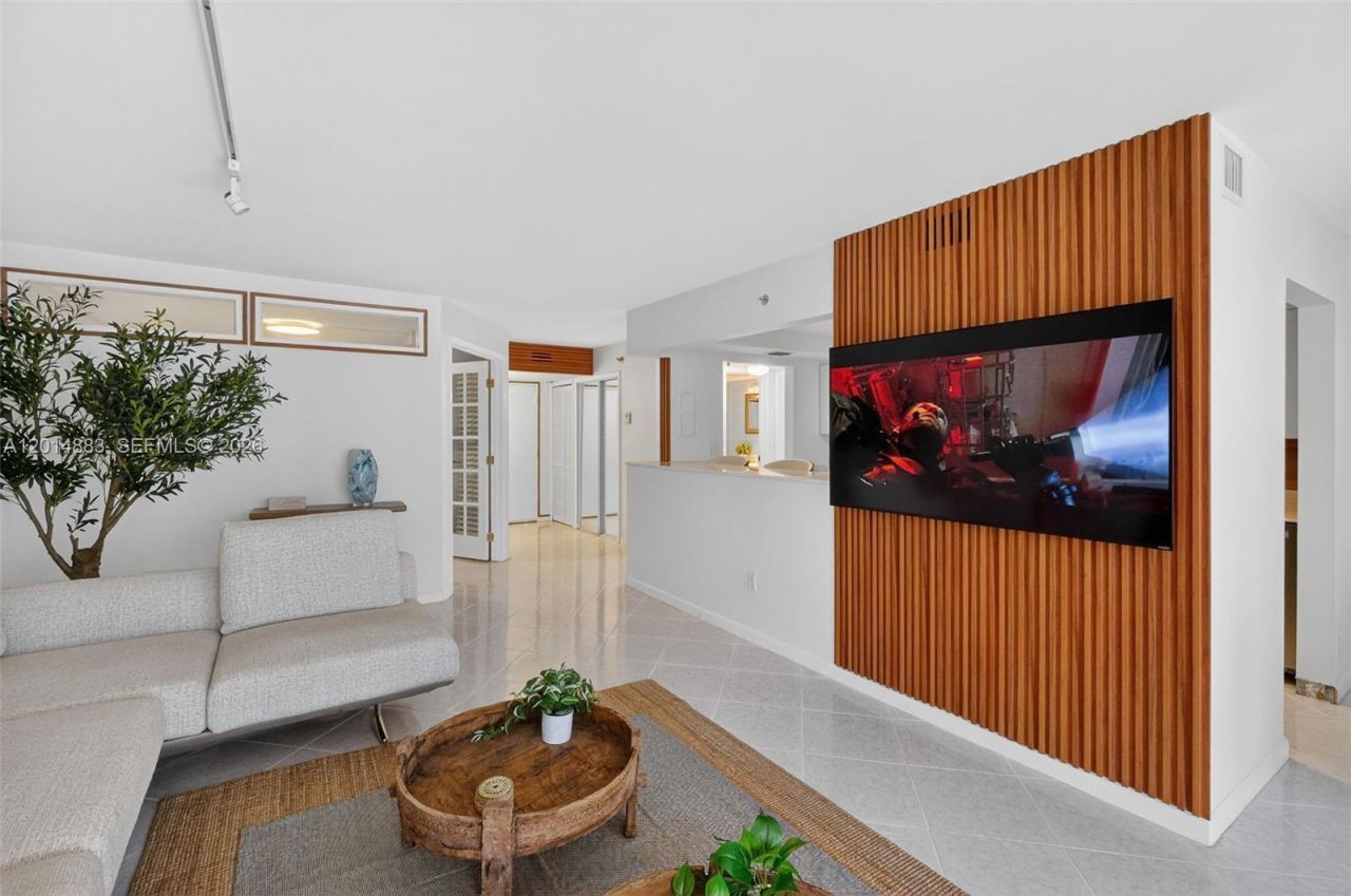 2401 Collins Ave, Unit 1406, Miami Beach, FL 33140 Photo