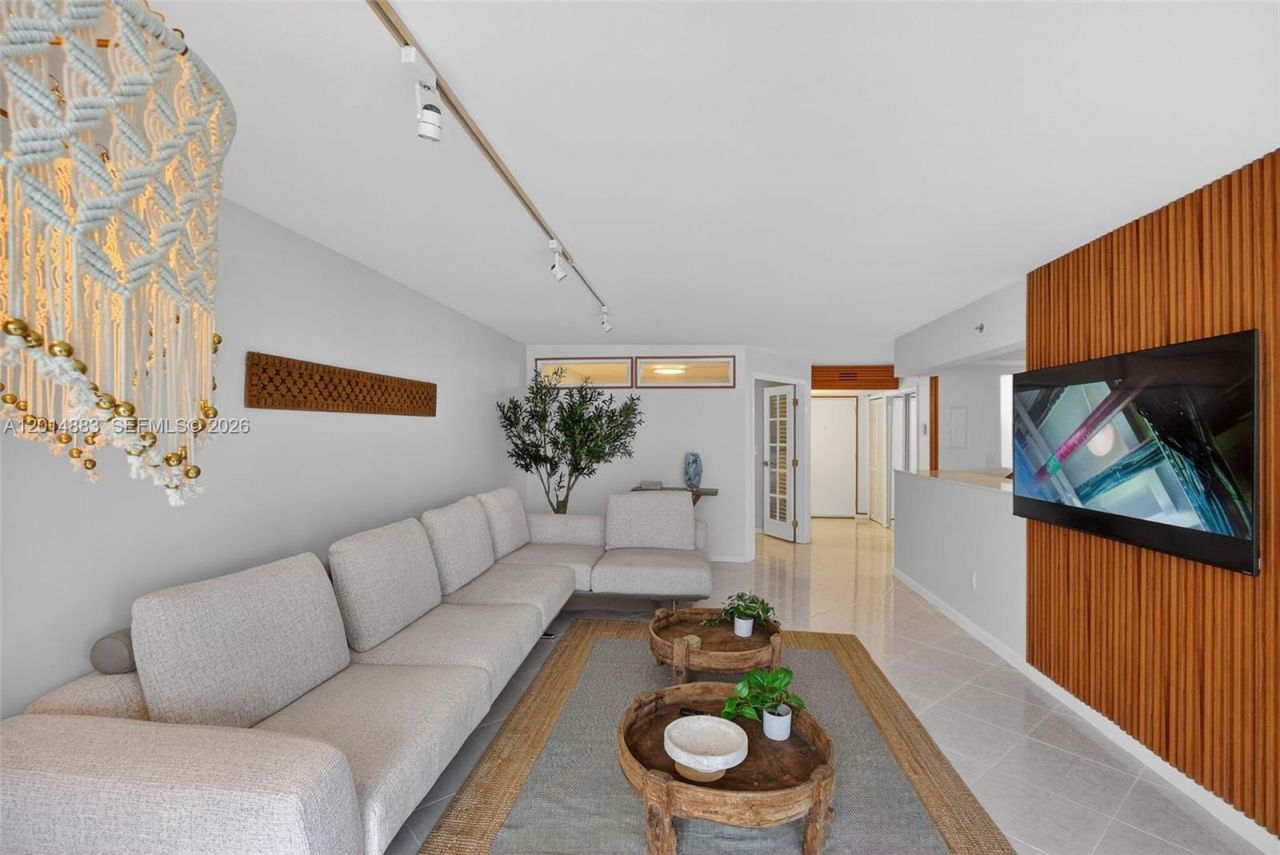 2401 Collins Ave, Unit 1406, Miami Beach, FL 33140 Photo