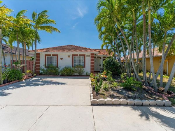 18300 SW 143rd Ct , Miami, FL 33177