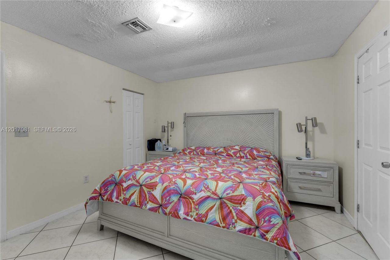 18300 SW 143rd Ct , Miami, FL 33177 Photo