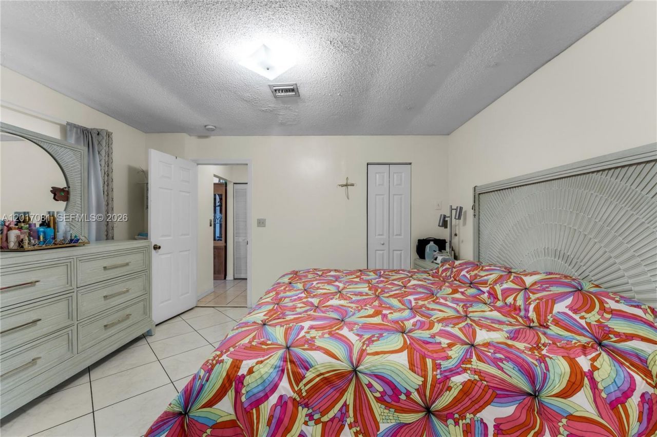 18300 SW 143rd Ct , Miami, FL 33177 Photo