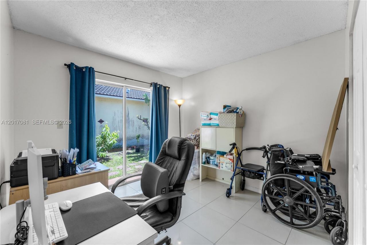 18300 SW 143rd Ct , Miami, FL 33177 Photo