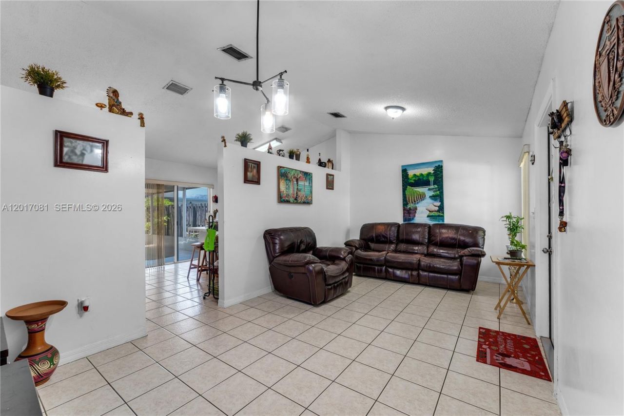 18300 SW 143rd Ct , Miami, FL 33177 Photo