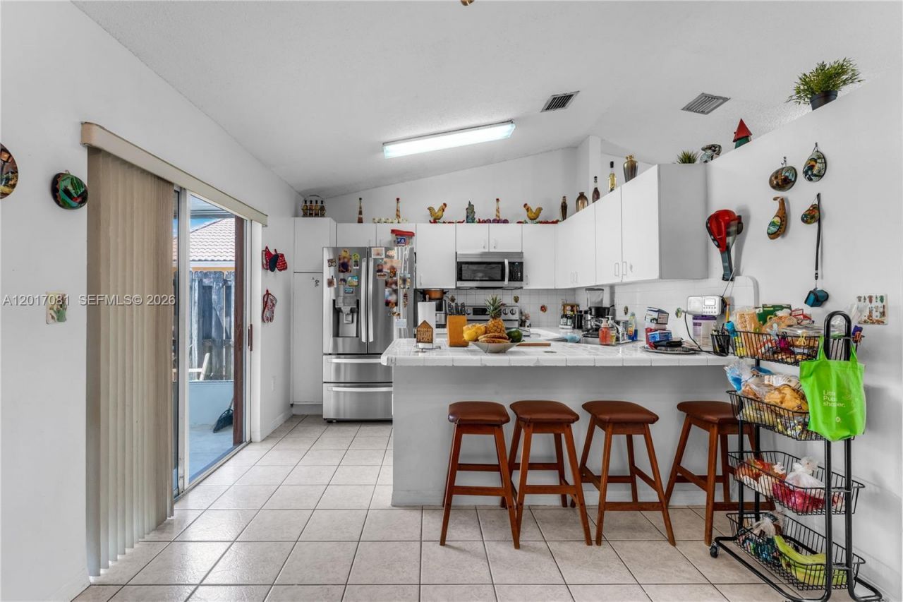 18300 SW 143rd Ct , Miami, FL 33177 Photo