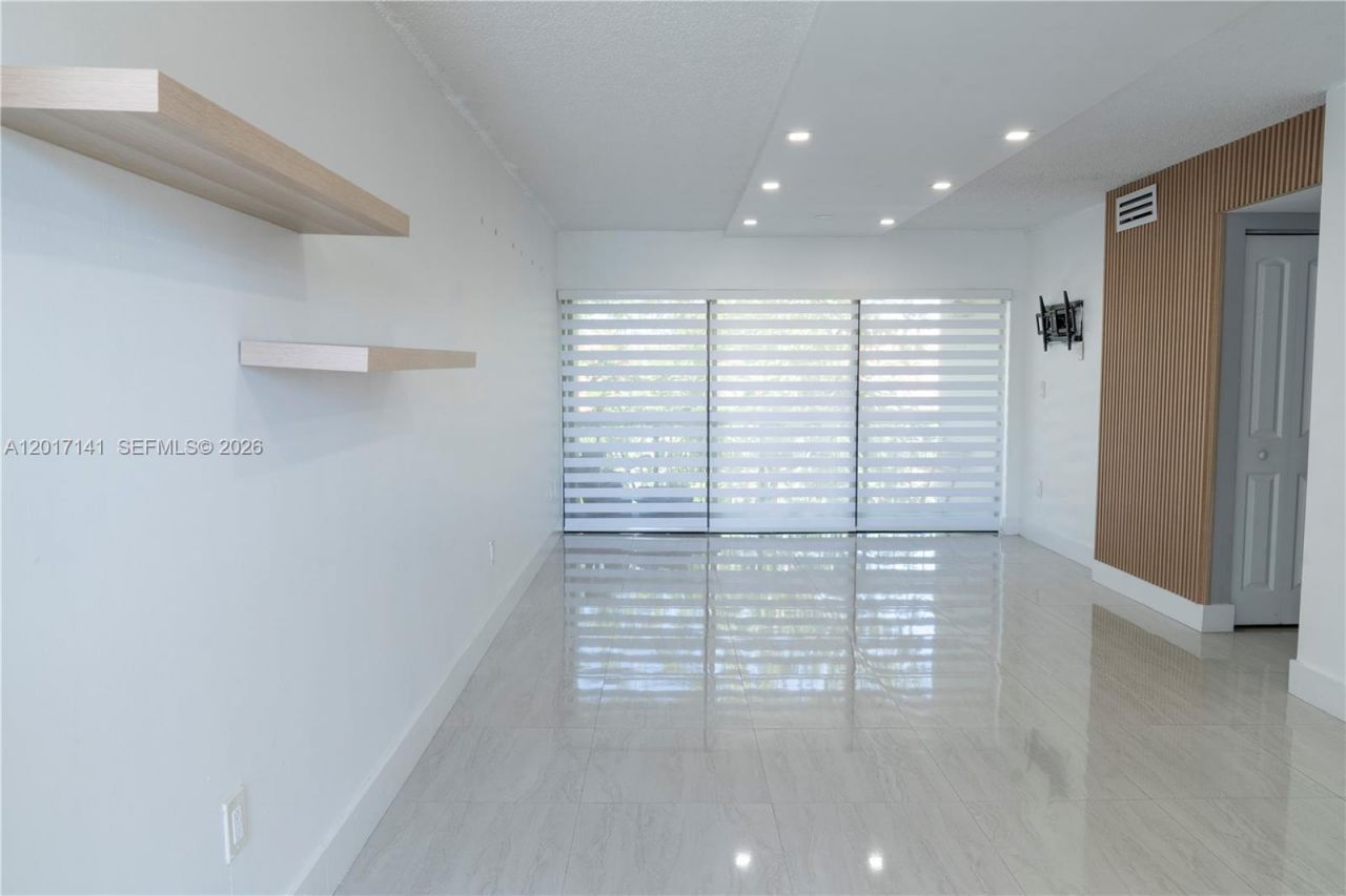 13850 SW 62nd St, Unit 303, Miami, FL 33183 Photo