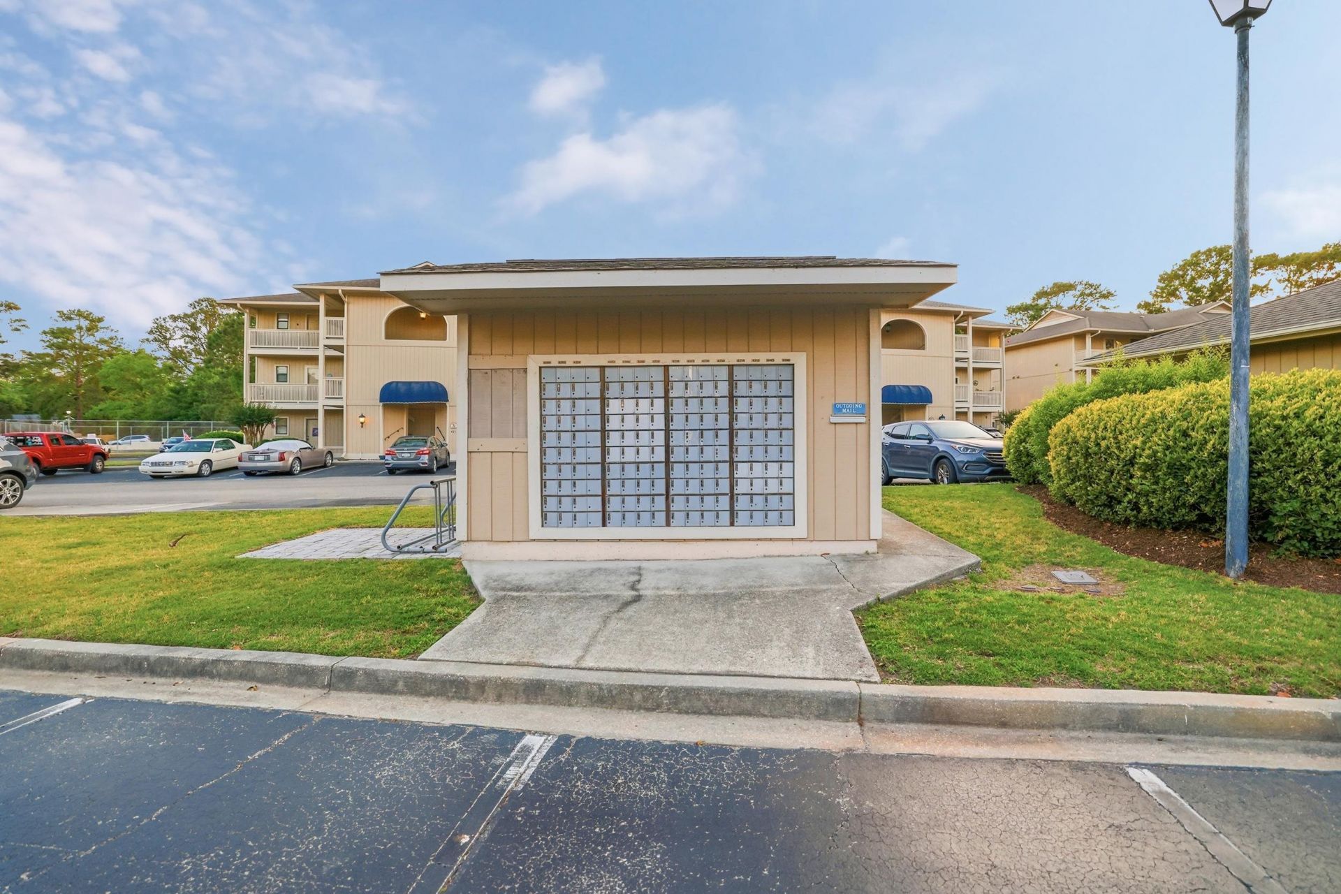 4202 Pinehurst Circle  Photo 10
