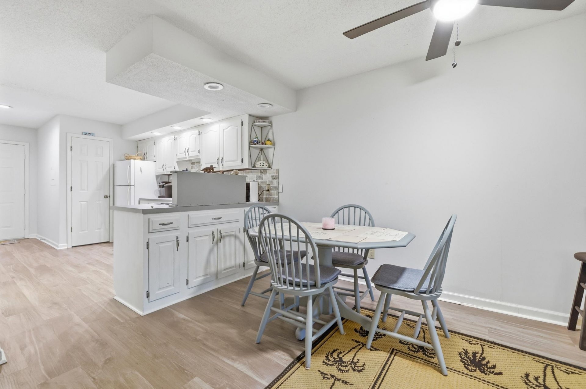 4202 Pinehurst Circle  Photo 12