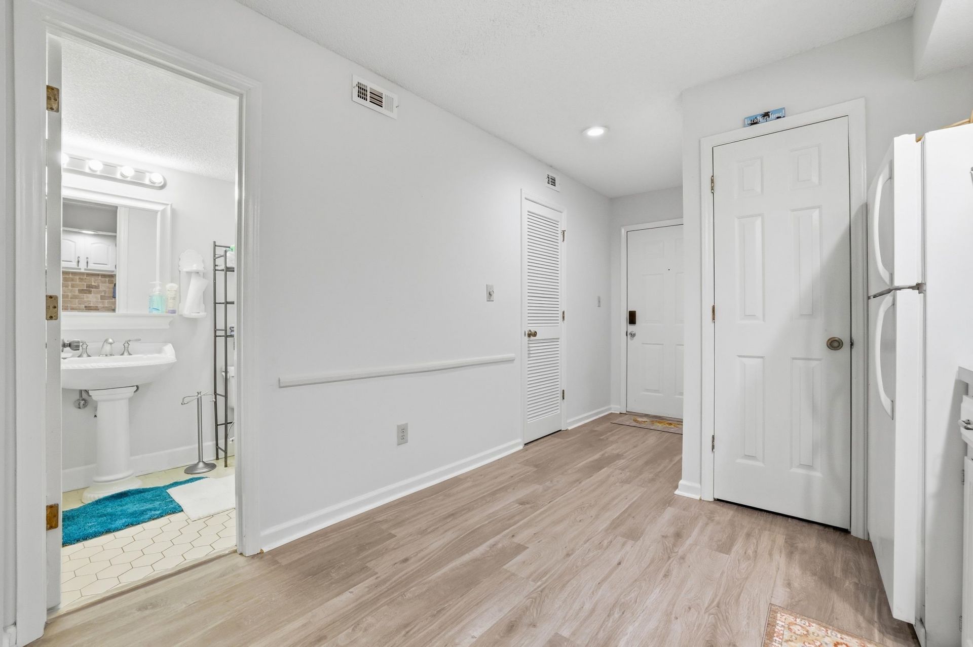 4202 Pinehurst Circle  Photo 16