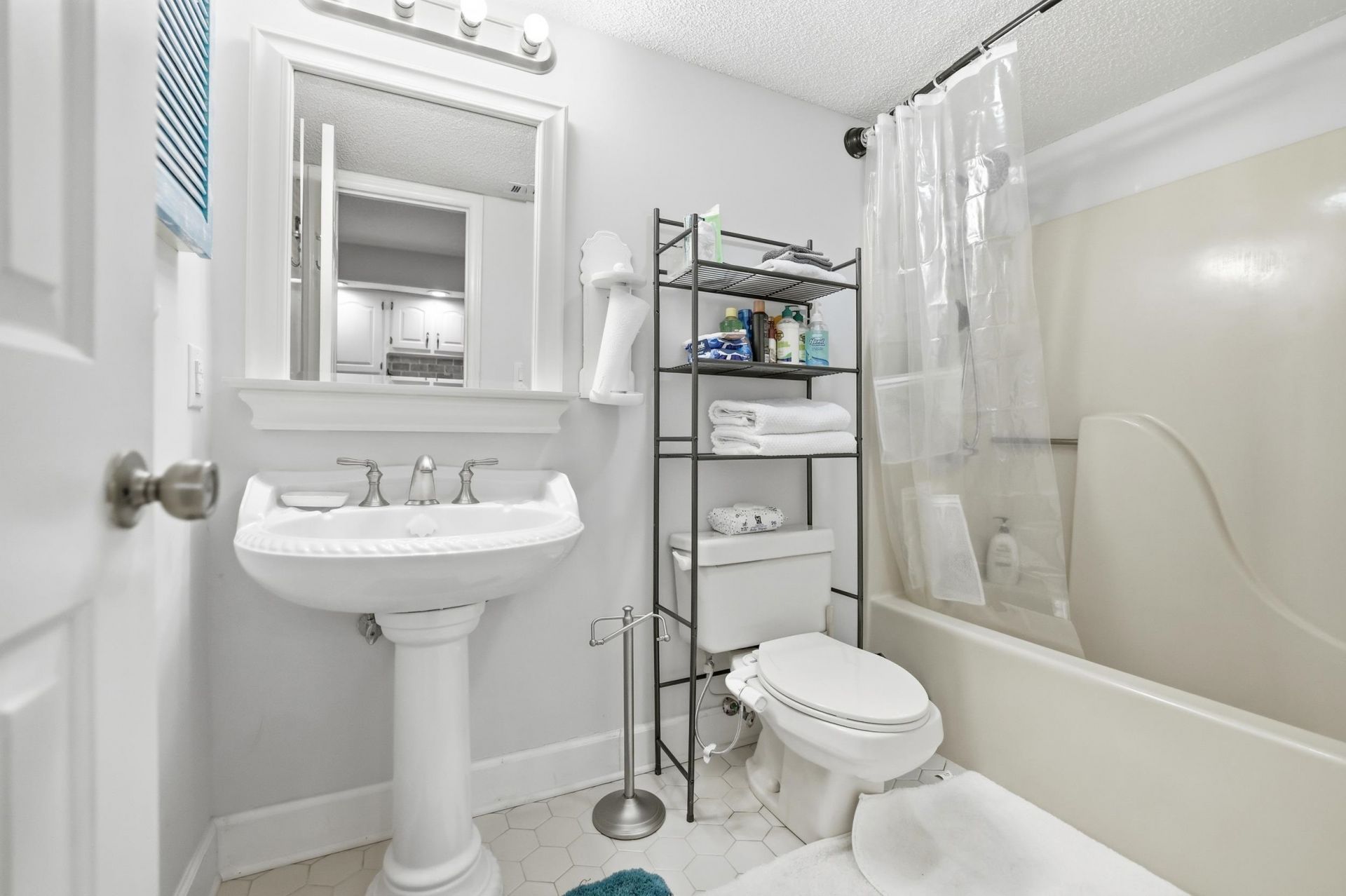 4202 Pinehurst Circle  Photo 18