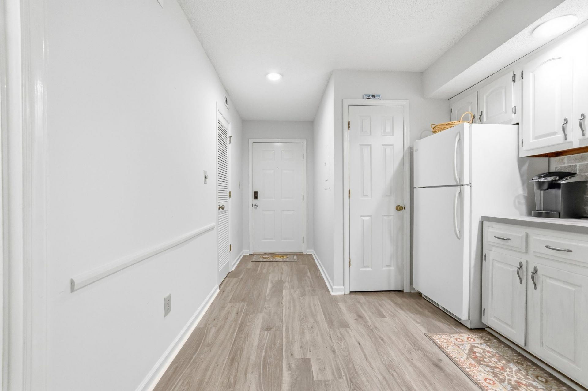 4202 Pinehurst Circle  Photo 7
