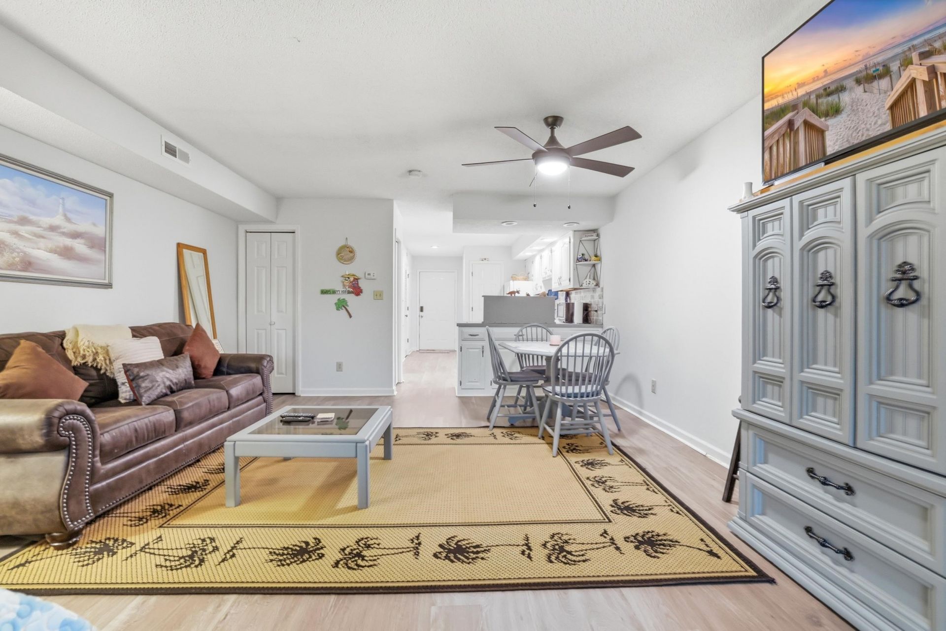 4202 Pinehurst Circle  Photo 8
