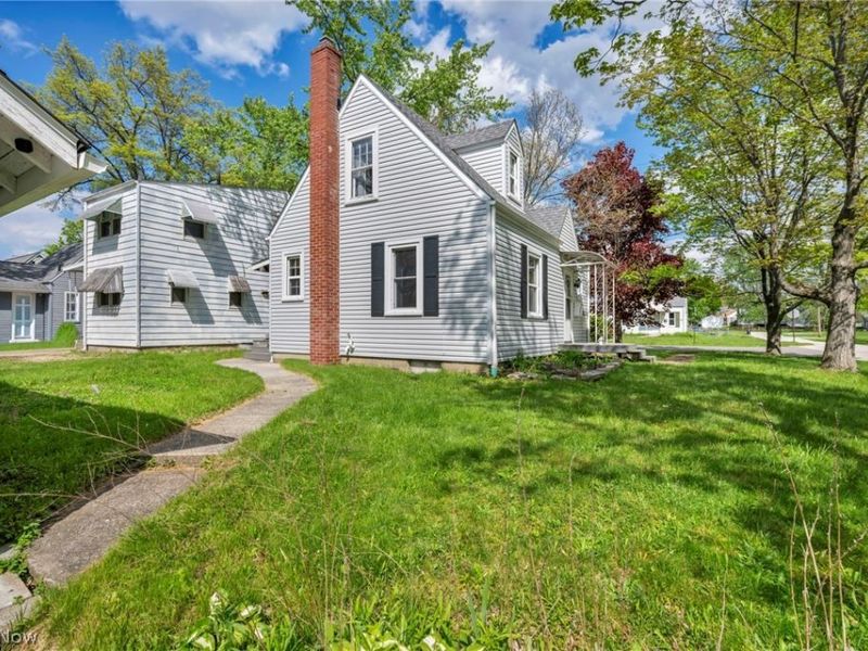 228 Sanford Street, Ravenna, OH 44266 Photo 3